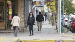 Roca: los comercios podrán definir sus horarios de atención, con restricciones