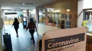 Por una muerte por coronavirus desinfectaron el municipio y hay dos trabajadores aislados