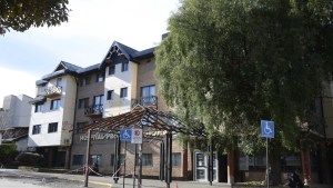 Un kinesiólogo se contagió de coronavirus y otros siete trabajadores fueron aislados en Bariloche