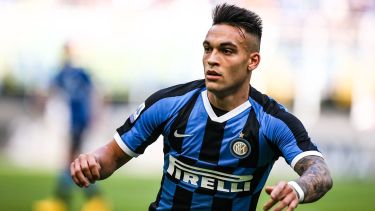 Martínez tiene un pie en el Barcelona, pero antes intentará llegar a la final con el Inter.