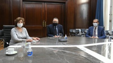 Carreras y Gutiérrez junto al ministro de Desarrollo Productivo de Nación. Foto Gentileza