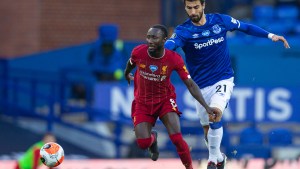 Liverpool no pudo con Everton y perdió dos puntos