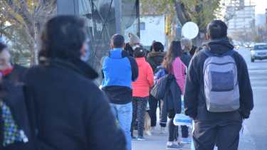 La nueva fase de ASPO regirá hasta el 30 de agosto. Río Negro y Neuquén quedaron en DISPO. (Foto Yamil Regules, Neuquén). 