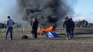 El club pide una solución tras la toma de su cancha en Viedma