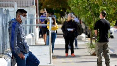 Funcionarios del Poder Ejecutivo se reunirán mañana con referentes del gremio ATE para preparar un protocolo.  (foto: Marcelo Ochoa)