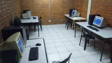 El CURZA armó una sala de informática para el barrio San Martín de Viedma