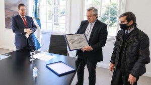 AMIA: Fernández recibió al padre de la víctima más joven del atentado
