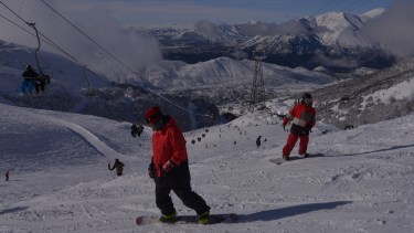 Los instructores de esquí de Bariloche en 2020 prácticamente no trabajaron porque solo se habilitó el esquí para los locales. Archivo