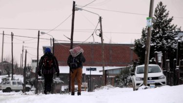 Bariloche tiene unos 140 mil habitantes y en lo que va de la pandemia 297 personas contrajeron la enfermedad de las cuales 257 se curaron y 9 murieron. (Foto: archivo)