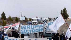 Gastronómicos levantaron el corte en la ruta 40 y volverán mañana