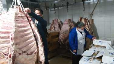 En total se calcula unos mil kilos de carne vacuna con hueso. Foto: Prensa municipal.