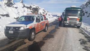 Todavía hay camiones varados en la Ruta 237 por el temporal