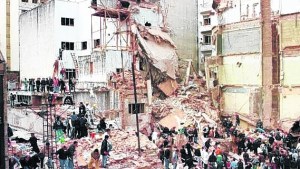 Fernández llamó a unirse «contra la impunidad» a 27 años del atentado a la AMIA