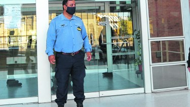 En Roca empezará hoy el juicio por el caso Sofía, pero el resto de la actividad seguirá limitada.