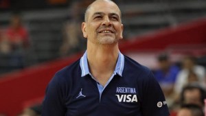 Hernández seguirá como técnico de la selección argentina de básquet
