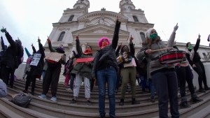 Intervención y marcha por los casos de abusos sexuales en Patagones