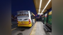 Imagen de Los vecinos de una toma liberaron los colectivos retenidos en Neuquén