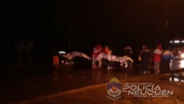 Desocupados de la Uocra cortaron la Ruta 7, en San Patricio del Chañar. (Foto: Gentileza).