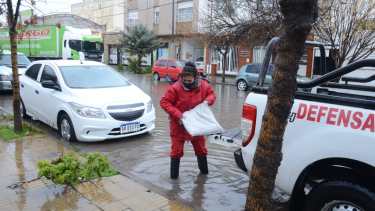 Se realizaron asistencias pero hasta el mediodía no había evacuados en Neuquén. (Foto: Yamil Regules)