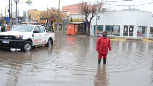 Drenan los sectores inundados en Neuquén capital