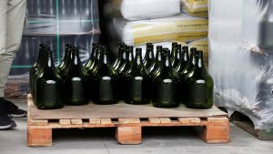 Como con la cerveza, se podrá comprar vino con envases en bodegas de Río Negro