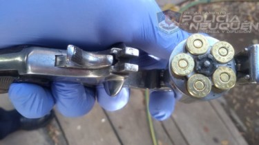 Un adolescente amenazó a su expareja con un arma cargada. El hecho ocurrió en San Patricio del Chañar. (Foto: Gentileza).