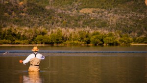 ¿Dónde se puede pescar durante todo el año en Neuquén?
