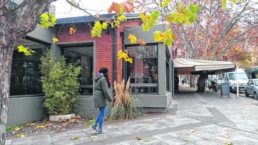 Diez despidos informales constató la delegación  de Trabajo de Nación en un bar neuquino.