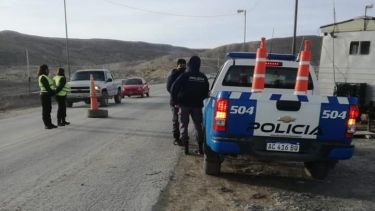 La municipalidad de Chos Malal controla el ingreso en la ruta 40 contra el coronavirus. Prensa Chos Malal