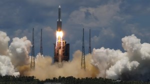 China lanzó la misión a Marte que cuenta con apoyo de la base de Neuquén