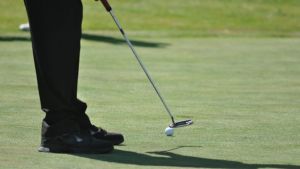 Sin habilitación, un encuentro de golfistas fue suspendido en Roca