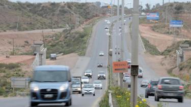 El tránsito en el aglomerado Neuquén, Centenario y Plottier seguirá siendo para esenciales. (Foto: Archivo)