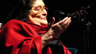 Mercedes Sosa, un faro que ilumina aun hoy a los cantantes argentinos.