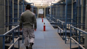 Revuelta en el Penal de Viedma en reclamo del regreso de las visitas