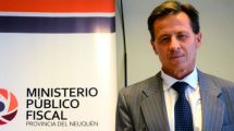 Imagen de Quién es Santiago Terán, el fiscal de Cutral Co que propuso armar a las mujeres