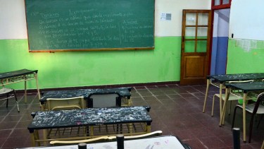 El distanciamiento social y los protocolos ante la aparición de casos sospechosos reduce sensiblemente el espacio útil de cada escuela. Foto archivo: Marcelo Ochoa.