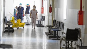 Los porteros de las escuelas de Allen recibieron la vacuna contra el covid