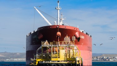 La secretaria de Energía de la Nación, Flavia Royón, reveló que trabajan en ampliar los permisos de exportación de petróleo y gas natural. 