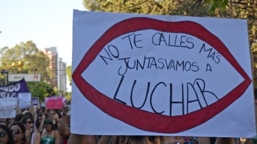 La mujer denunció a su ex por abusar de una de sus hijas y a su compañero de trabajo por maltrato. (Archivo Juan Thomes).-