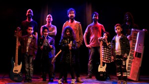 Los chicos festejan con todo en las pantallas