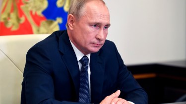 "Organicemos el proceso para que la vacunación a gran escala comience a fines de la próxima semana", dijo durante una videoconferencia Putin a la viceprimera ministra, Tatiana Golikova, quien supervisa los esfuerzos de respuesta de Rusia a la Covid-19. (Archivo AP).-
