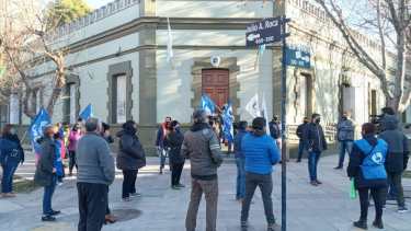 EL gremio UPCN semanas atrás también se movilizó a Casa de Gobierno exigiendo que se cumpla la actualización del salario por IPC. Foto: gentileza.