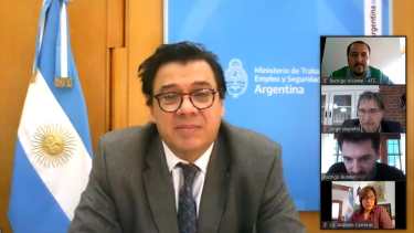La doble indeminación continuará, aseguró el ministro de Trabajo, Claudio Moroni. Foto archivo. 