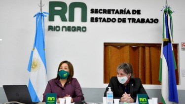 El inicio de la reunión contó con la presencia de la gobernadora, Arabela Carreras. Fotos: Marcelo Ochoa.