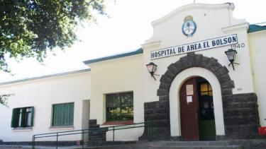 El joven recibió heridas graves por el golpe que le dio la pareja de su padre, en El Bolsón. Archivo