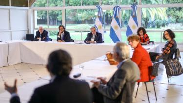El presidente Alberto Fernández se reúne con infectólogos para analizar cómo sigue la cuarentena. Foto archivo. 