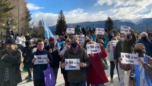 Marcharon en El Bolsón contra las tomas de tierras