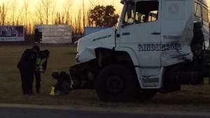 Roca: se le desprendió el acoplado tras un choque y de milagro no fue tragedia