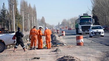 Las obras en la 22 avanzan en tiempos de pandemia. (foto: Florencia Salto) 