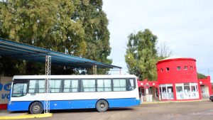 Valores y horarios de los colectivos a El Cóndor durante el verano